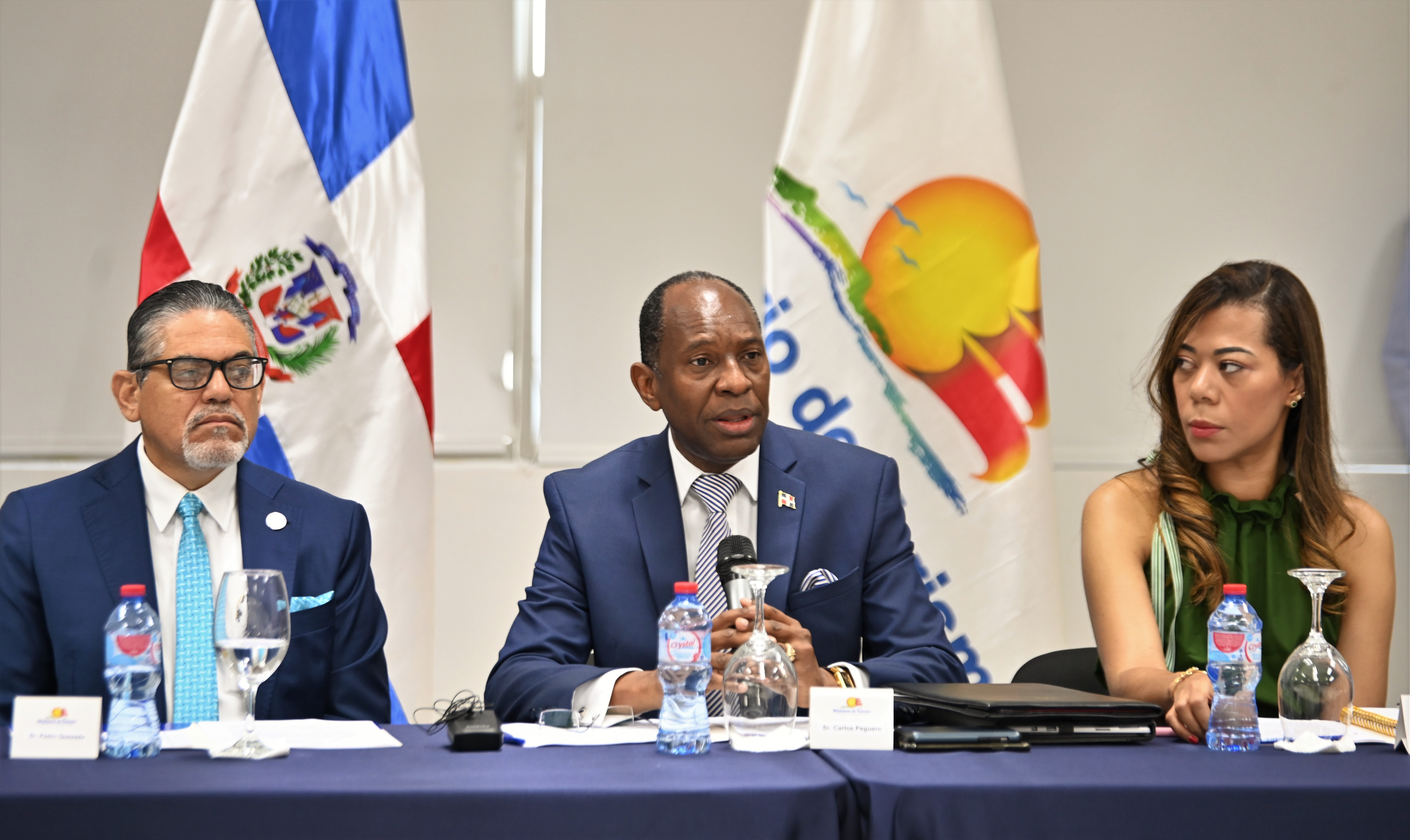 Mitur reúne a instituciones público-privadas para avanzar en la formalización y financiamiento de mipymes de Pedernales y región Enriquillo