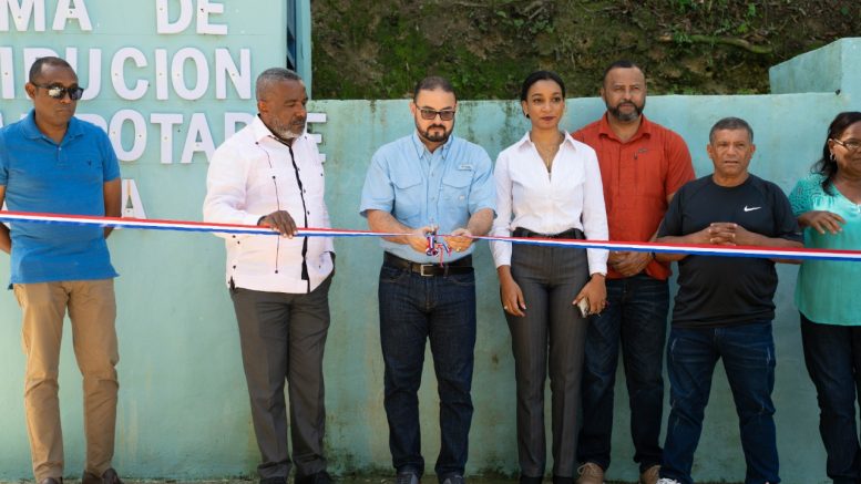 Director de Coraapplata inaugura acueductos en comunidades de Yásica Arriba y Montellano