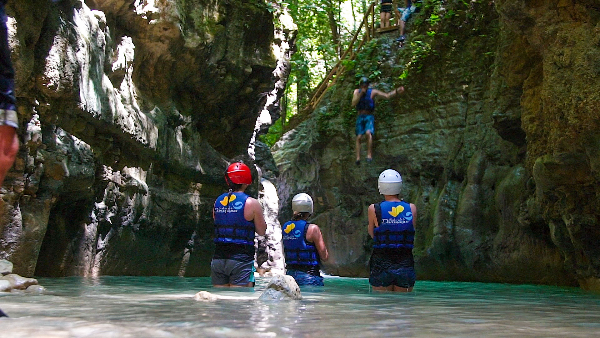 Expertos Charles Kaiser Jr. y Larry E. Helber afirman que para prosperar el turismo tiene que mejorar el ambiente y mantener el equilibrio ecológico