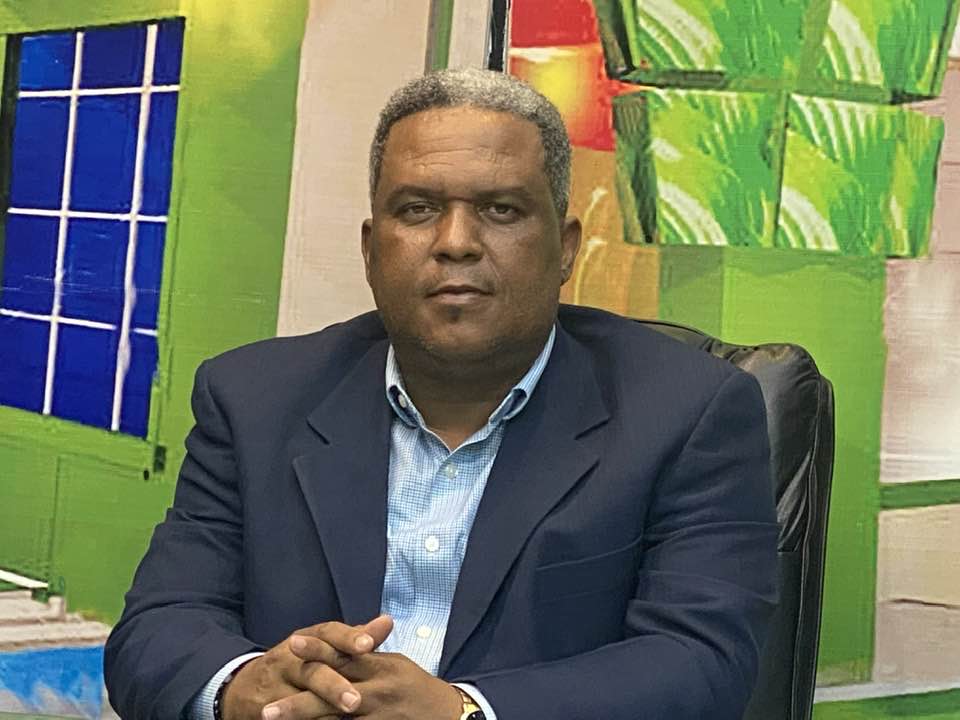 Cancelan profesores se fueron de vacaciones a Estados Unidos, no regresaron y continuaban cobrando; entregarán la próxima semana liceo de San Marcos