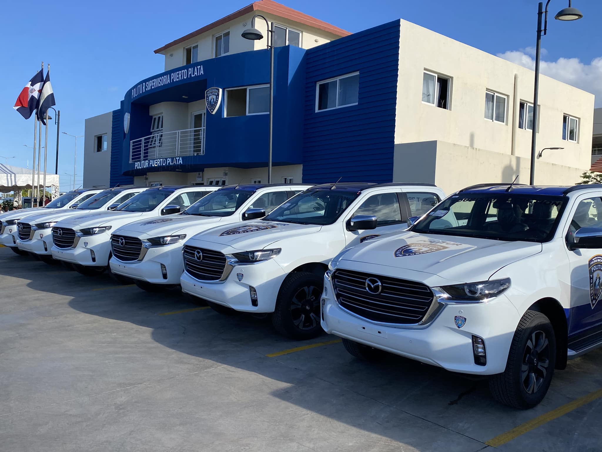 Director de Turismo en Costa Norte asegura que con entrega camionetas a Policía Turística seguridad de turistas estará más garantizada