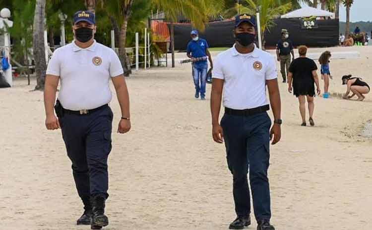 Coronel Ignacio Peña Grullón y Vladimir Céspedes dos puntos luminosos en la lucha para garantizar seguridad turística y ciudadana