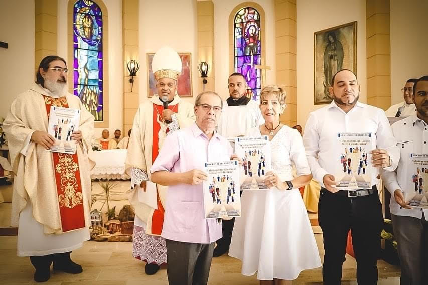 Ponen a circular Programación Diocesana y Calendario Litúrgico 2023 en Templo de las Américas en Día Epifania y 529 aniversario Primera Misa en Nuevo Mundo