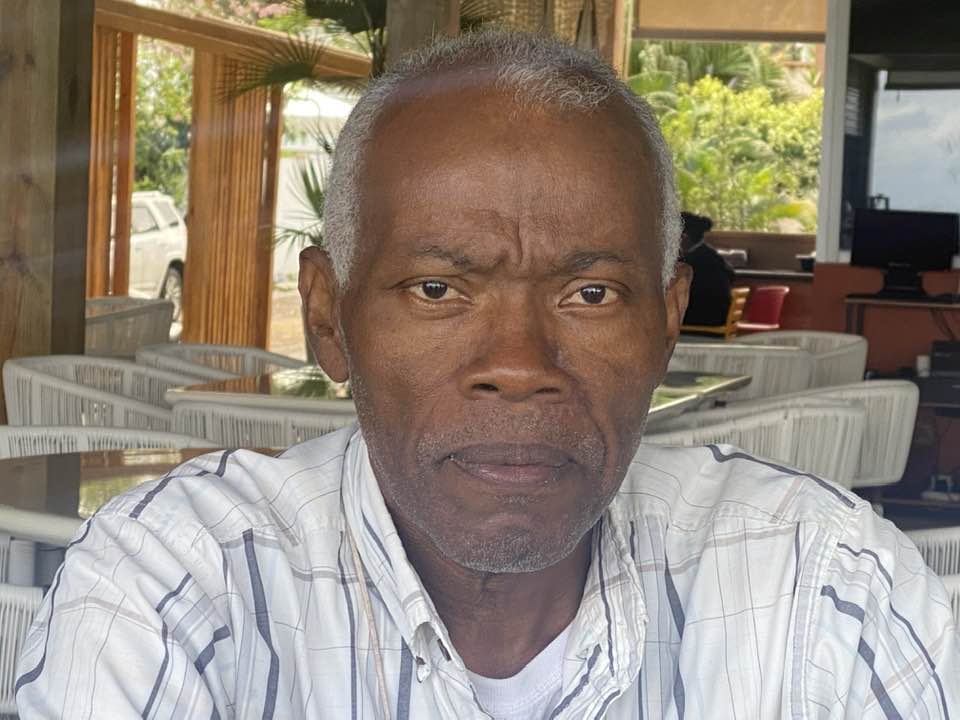 Junta de vecinos de Costámbar reclama a Taíno Bay Cesar el daño que causa a su playa, a Obras Públicas terminar asfaltado y a EDENORTE mejorar alumbrado de sus calles