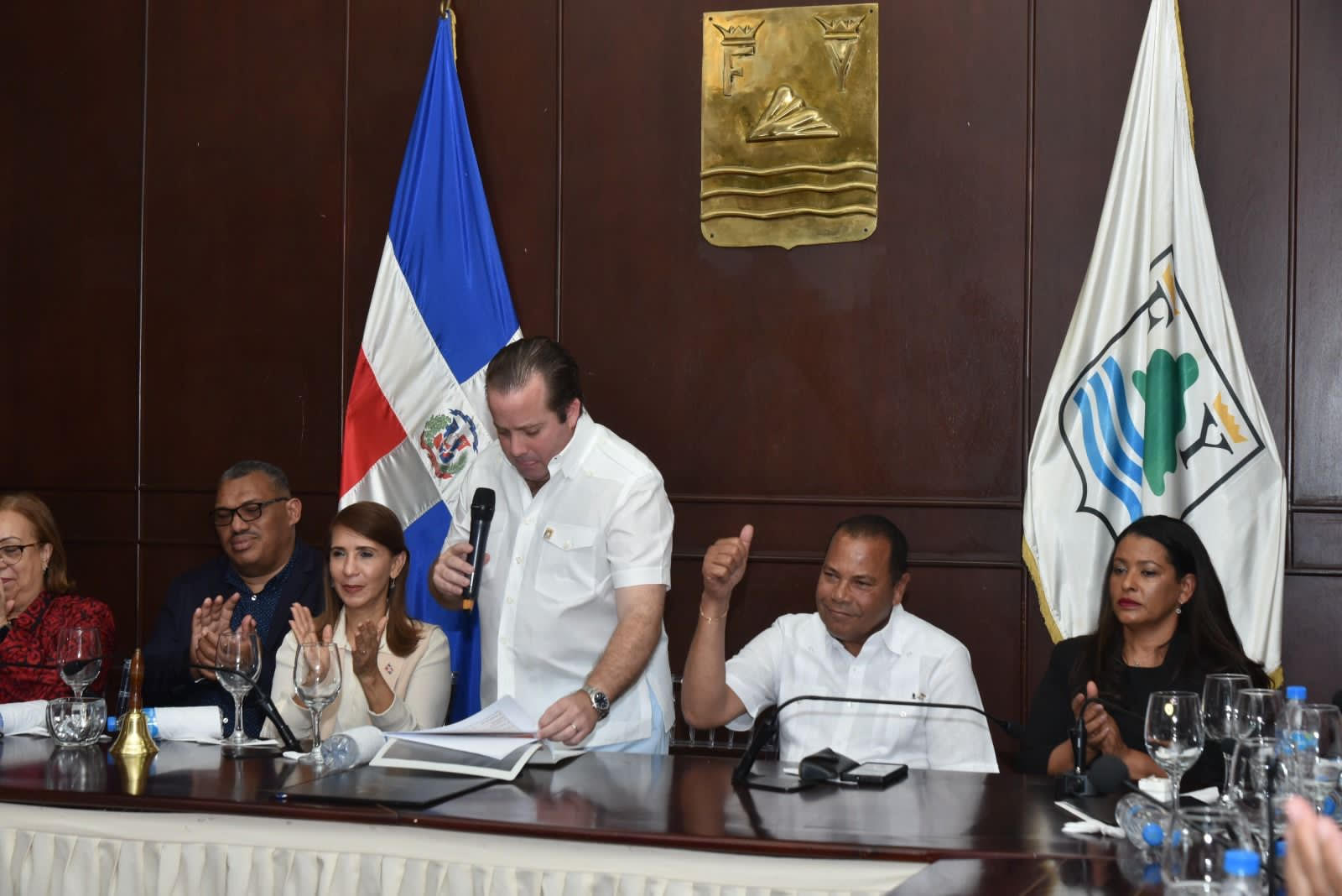 Paliza: Roquelito García posee un 76% de valoración según encuesta