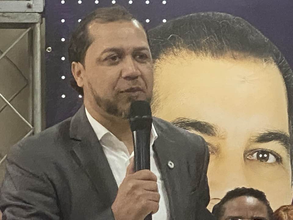 Pastor evangélico Fernando Almonte, aspirante a diputado, revela parte de las iniciativas congresuales que presentaría en caso de ser electo