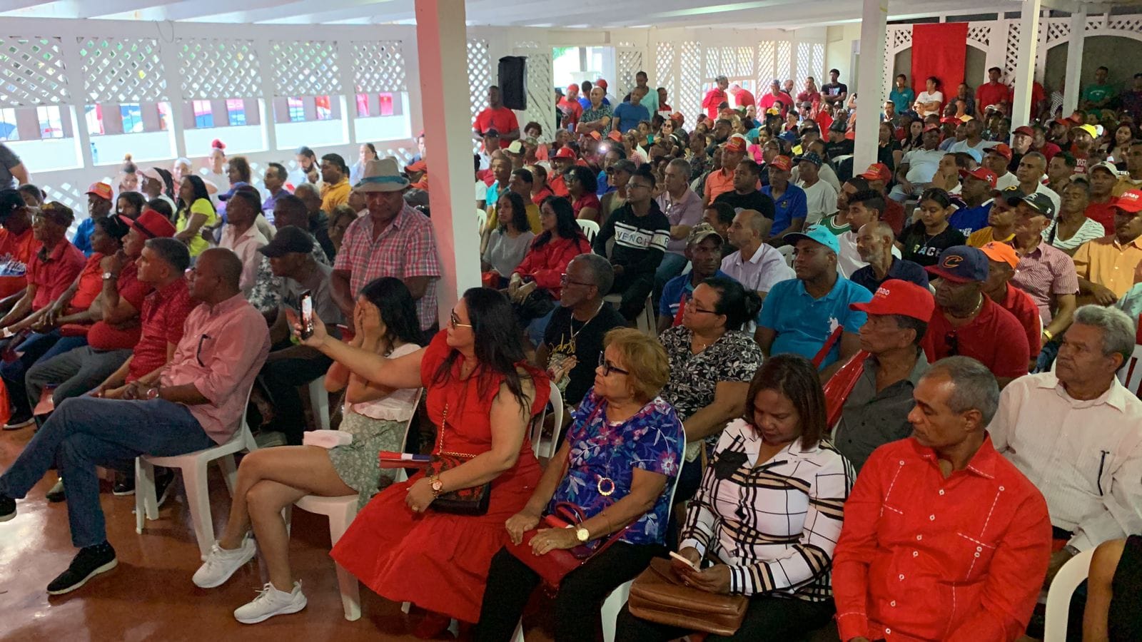 Carlos Troche da paso al frente y lanza su candidatura a alcalde por el PRSC durante acto masivo y contundente