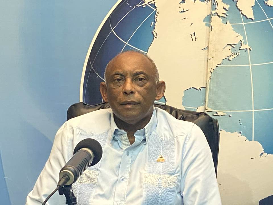 Ingeniero Basilio González confía negociaciones con dueños de ferretería y pescadería concluyan pronto para continuar trabajos del puente de Cangrejos