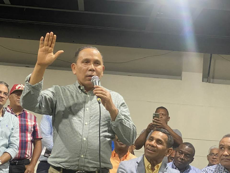 Radhamés Jimenez califíca el gobierno del PRM como la estafa política del siglo XXI, que ha matado de hambre a más de 350 mil dominicanos