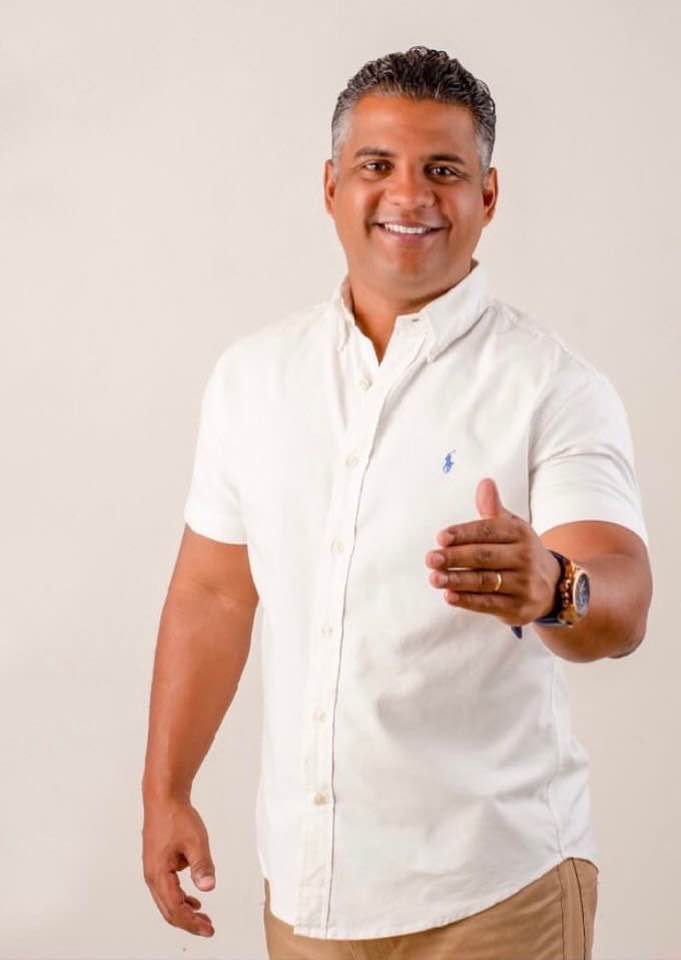 Atahualpa Paulino inscribe precandidatura a diputado y asegura ganará para trabajar en favor de los insanos mentales