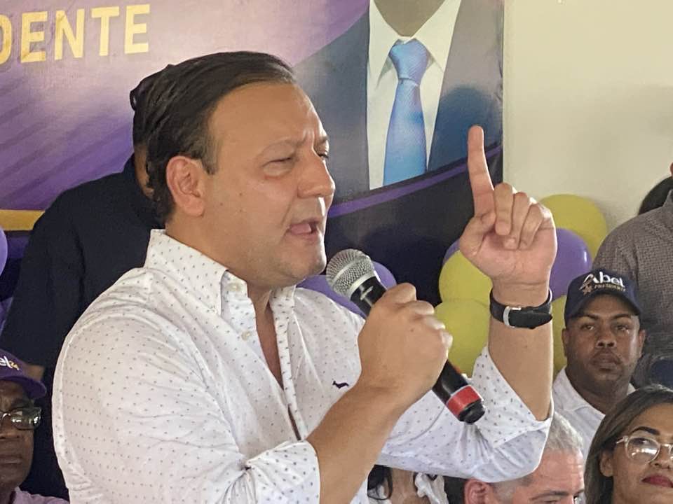 El candidato presidencial Abel Martínez afirmó que el presente gobierno del cambio le ha quedado muy mal RD