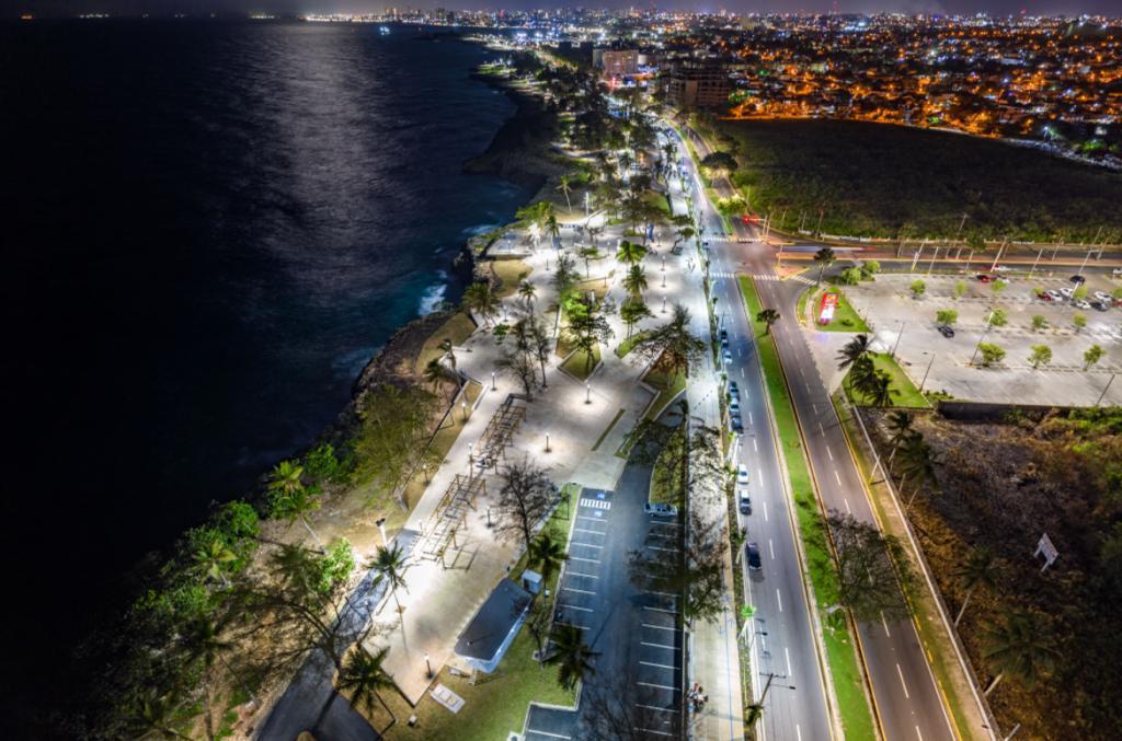 Presidente Abinader y ministro Collado inauguran nuevo malecón de Santo Domingo Este con una inversión superior a los 310 millones de pesos