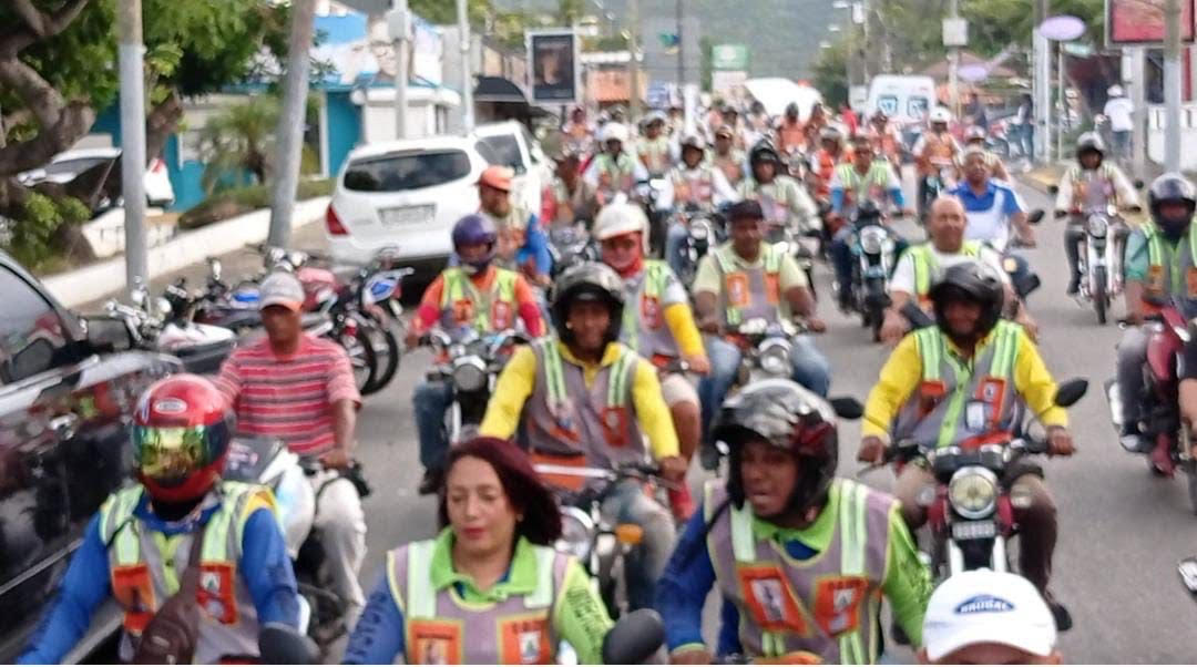 FEDERACIÓN NACIONAL DE MOTO TAXIS (FENAMO) BRINDA APOYO AL CANDIDATO A DIPUTADO ATAHUALPA PAULINO
