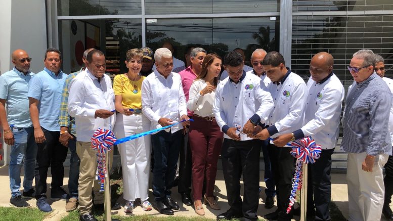 El Sindicato de Camioneros y Furgoneros de Puerto Plata inaugura sus modernas instalaciones
