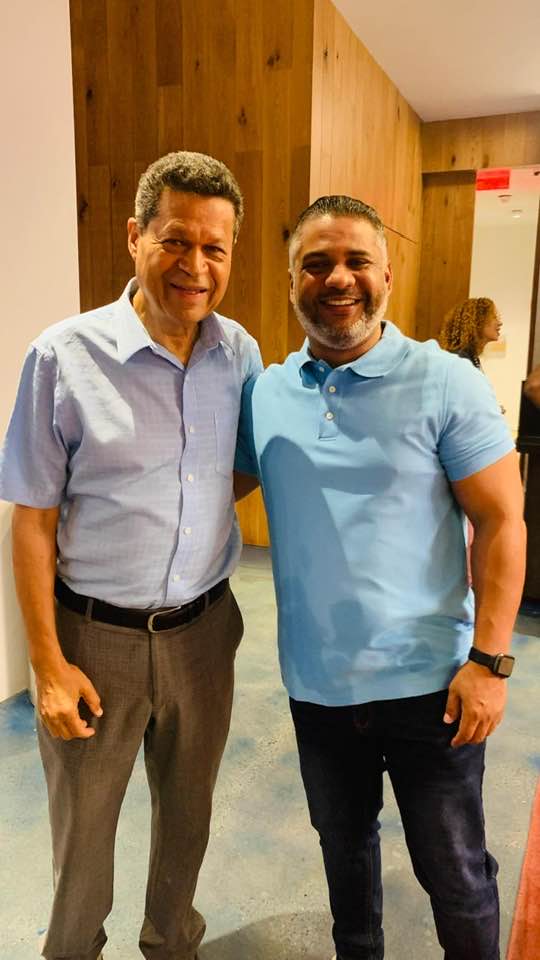 Presidente de COPROPUSA da bienvenida en New York a Atahualpa Paulino, director para la Región Norte de Turismo