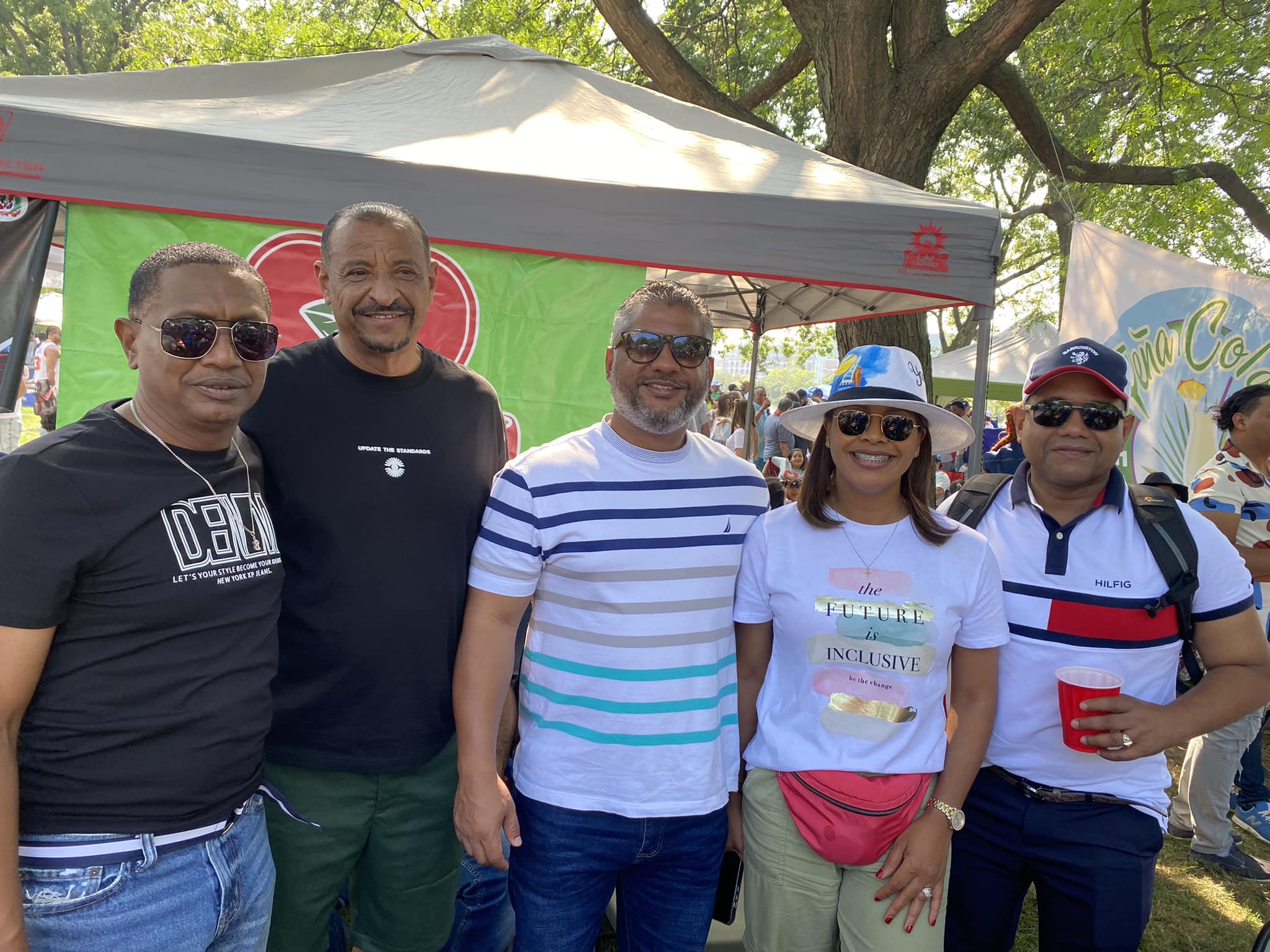 Director Regional Norte de Turismo, Atahualpa Paulino, dio contundente demostración de popularidad en Cena de Gala, Copa de Sotfbol y décimo séptimo encuentro puertoplateños