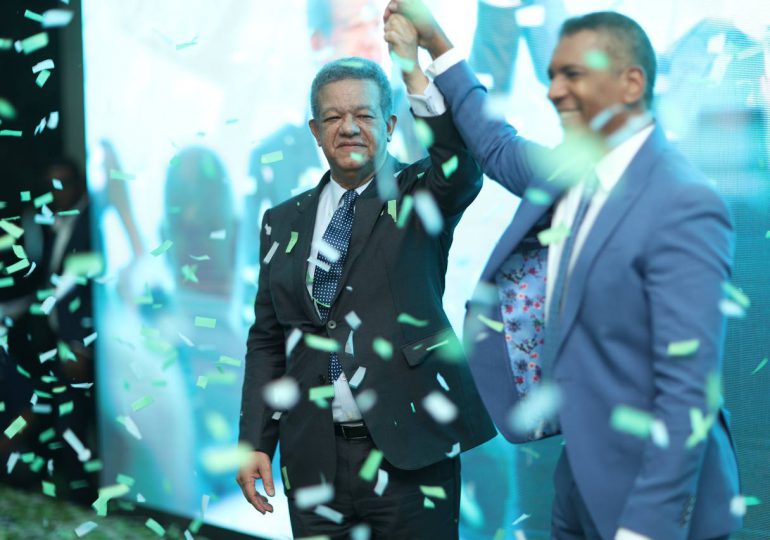 Leonel Fernández presenta a Demóstenes Martínez como aspirante a senador en Santiago