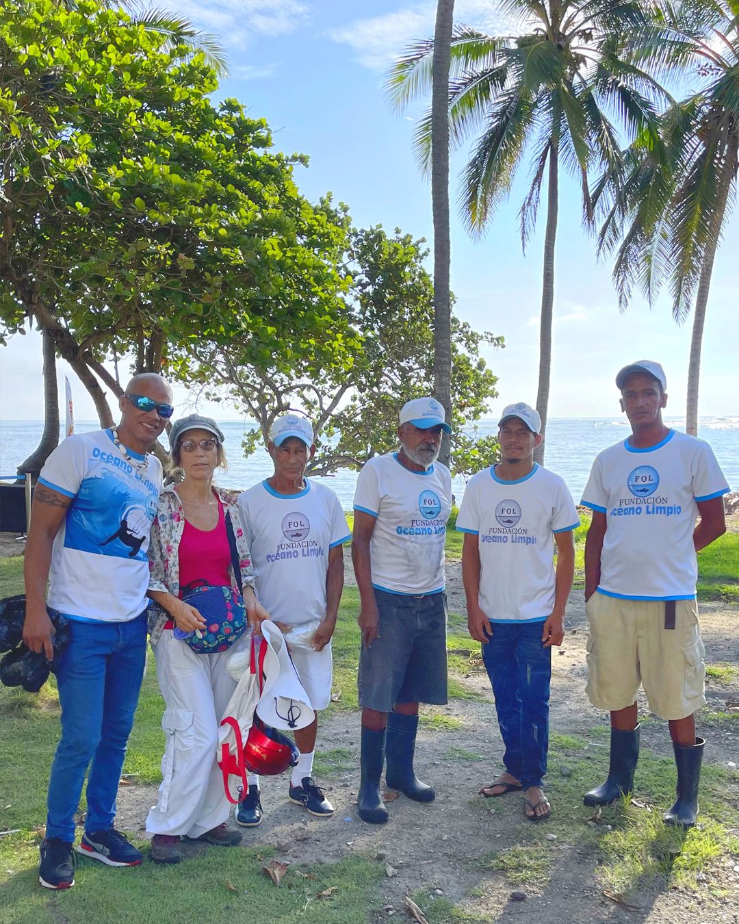 OCEAN WORLD ORGANIZA JORNADA DE LIMPIEZA EN PLAYA COFRESI