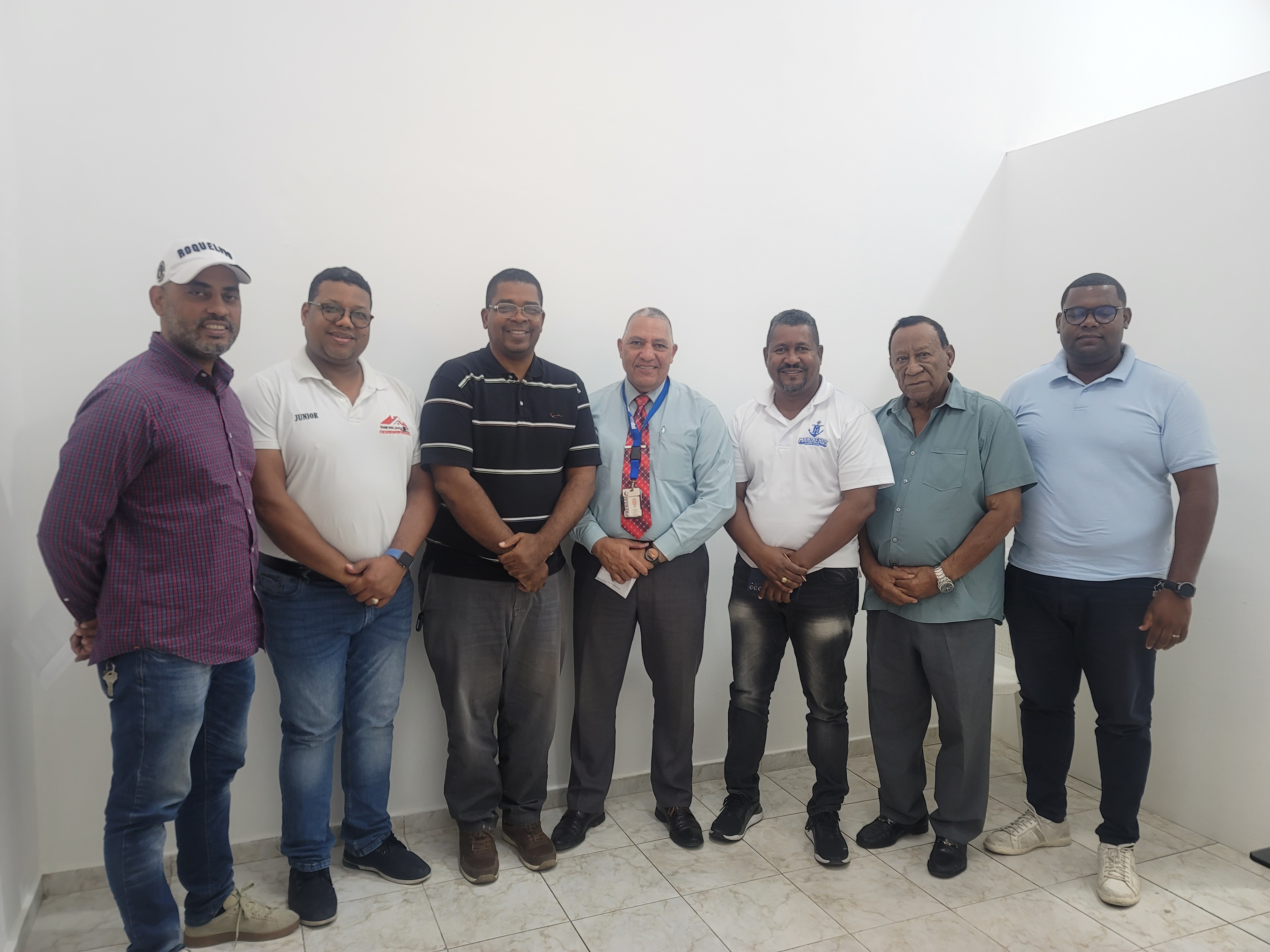 Director de turismo municipal se reúne con secretarios generales de la prensa de Puerto Plata