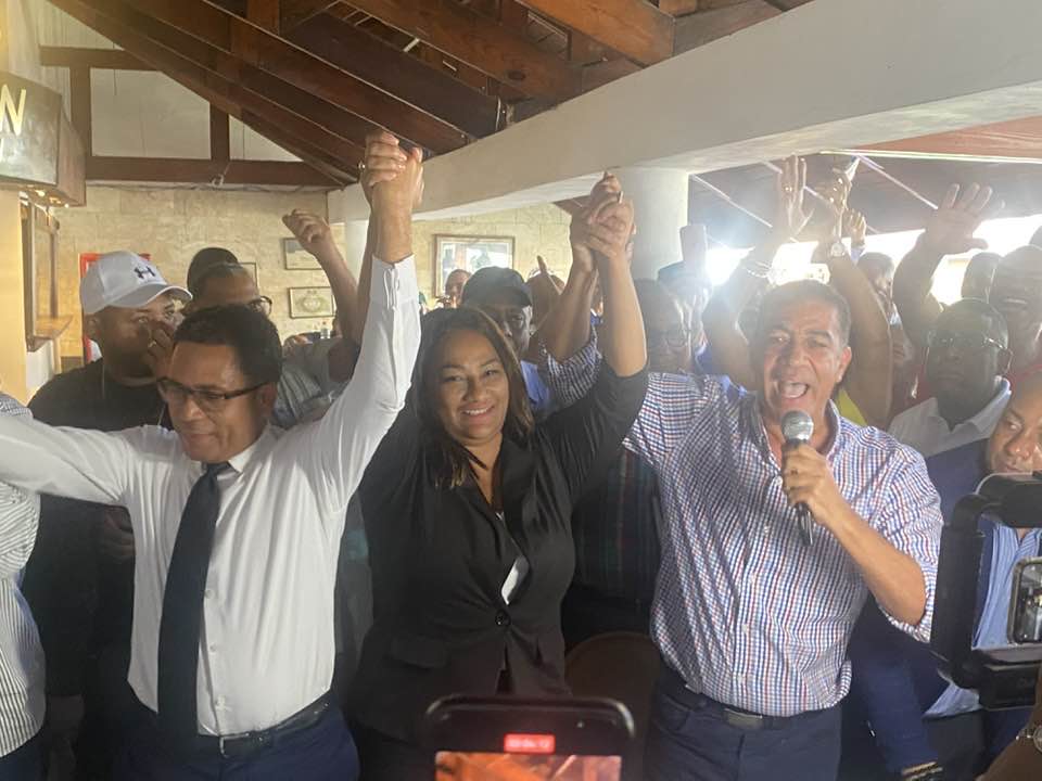 Francis Vargas asegura que con apoyo del PRD, PLD, BIS y FP no hay ninguna posibilidad de derrotar a Melania Guzmán