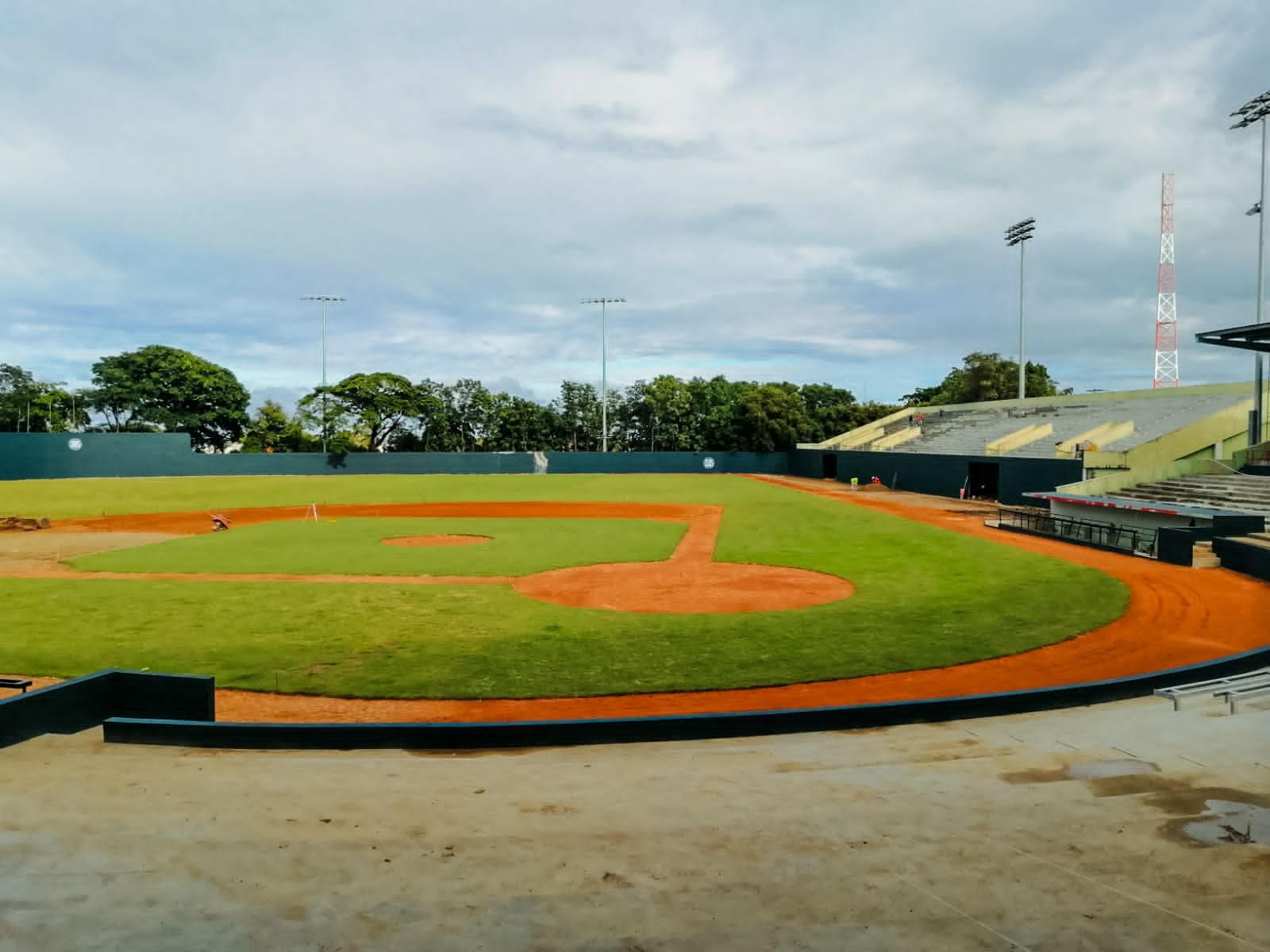 Ministro Administrativo de la Presidencia ha gestionado importantes obras en beneficio del sector deportivo de PP