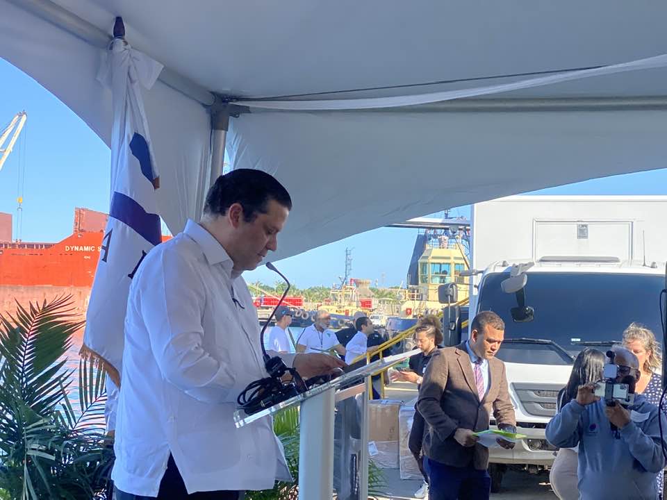 Aduanas instala moderno escáner móvil en la administración de Puerto Plata