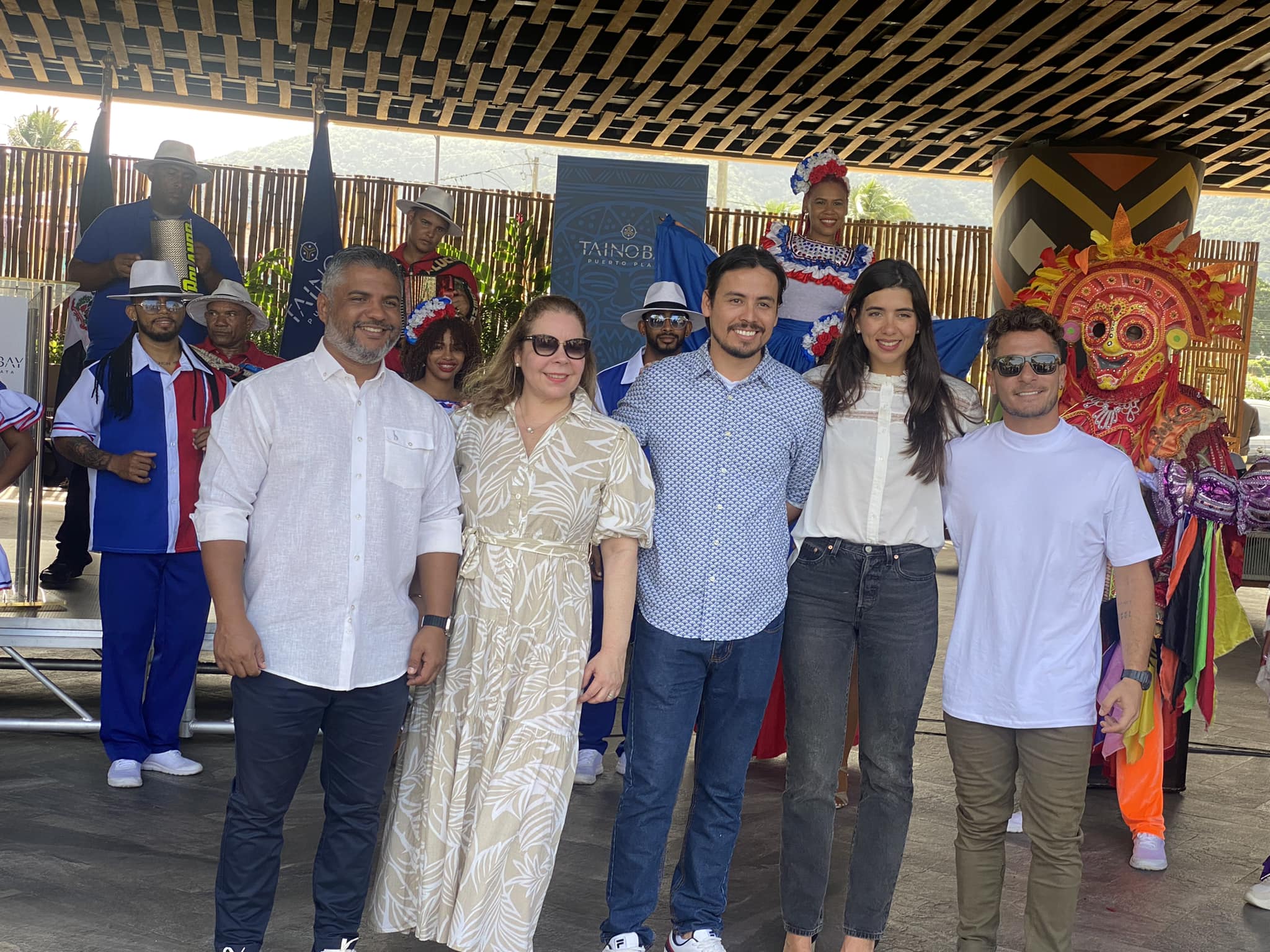 Con gran fiesta y un derroche de alegría celebraron en Taino Bay llegada del turista 10 millones del 2023