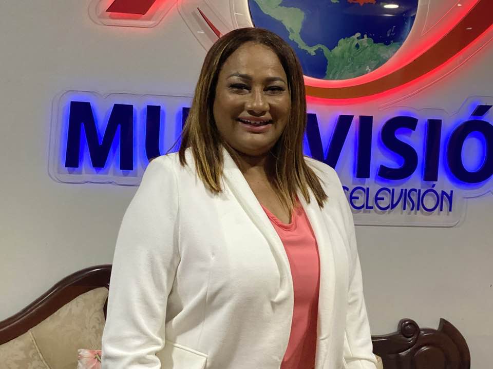 Melania Guzmán acusa a alcalde Willy Olivense de tener abandonada y llena de basura a Sosúa