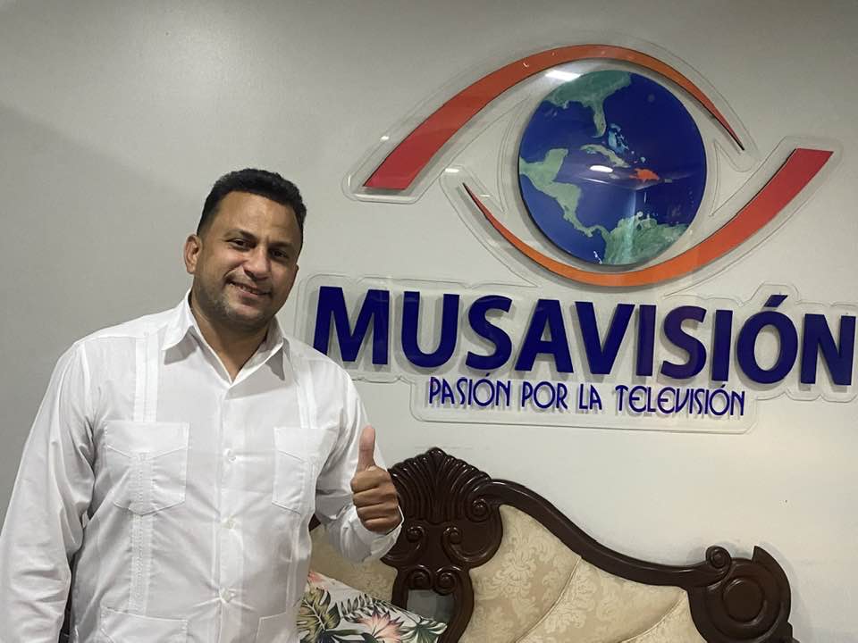 Regidor aspira reelegirse revela encuesta da a alcalde Roquelito García un 65 por ciento y una ventaja de 30 puntos sobre Javier Clark