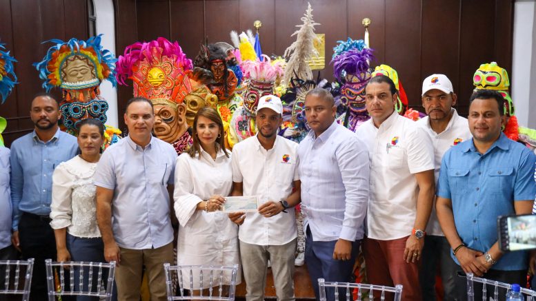 Ministerio Administrativo de la Presidencia entrega RD$7.7 millones a instituciones de Puerto Plata