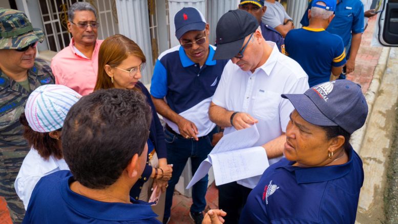 Ministro Igor Rodríguez regresa con más ayudas a Los Ciruelos y Los Rieles de San Marcos en Puerto Plata