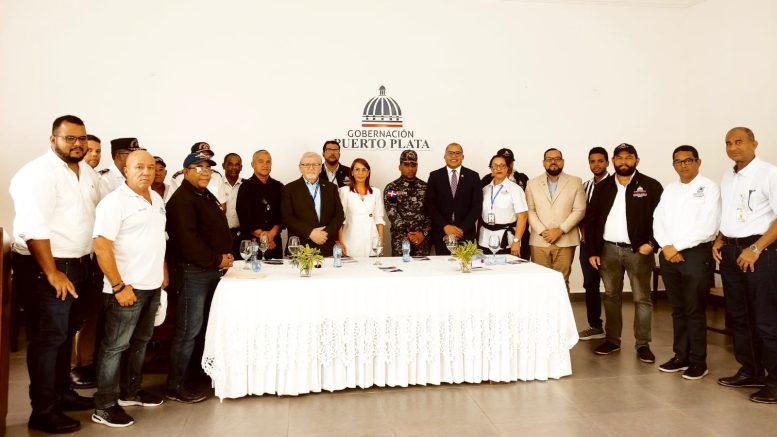 Interior y Policía capacita bomberos, policías y fiscales en el uso de fuego artificiales