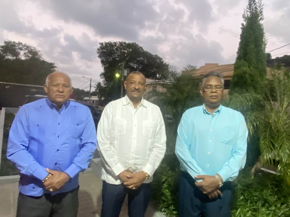 Gremialistas denuncian que en puertos hay gente que lo acapara todo; hay que frenarlas para que no dañen el destino