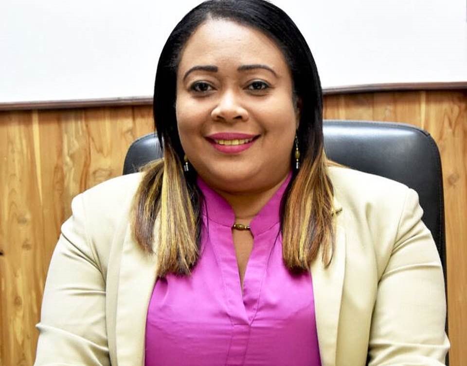 Directora Educación, Sarah Cruz, gestiona tres distritos educativos, escuelas turística y técnico-vocacional y centro de convenciones