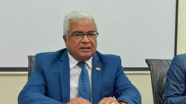 Director de BN y del CEA, Rafael Burgo Gómez, revela ESTADO posee todavía dos millones de tareas de tierra