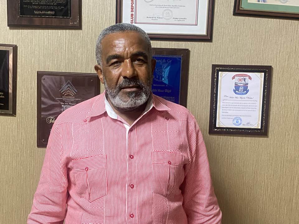 Balnearios de Yásica atraen los fines de semanas y días feriados miles de bañistas; el flujo de visitantes incluye decenas de cruceristas