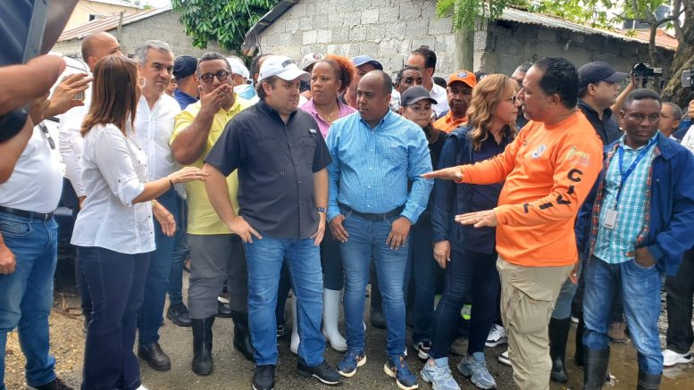 Gobierno lleva ayudas a familias afectadas por lluvias en Cabarete