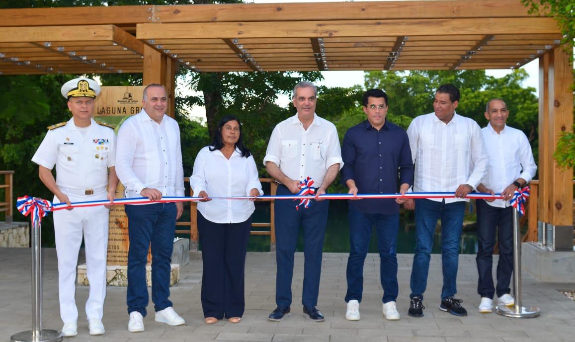 Presidente Abinader y ministro de Turismo entregan proyecto mejoramiento de la Laguna Gri-Gri y su entorno en Rio San Juan