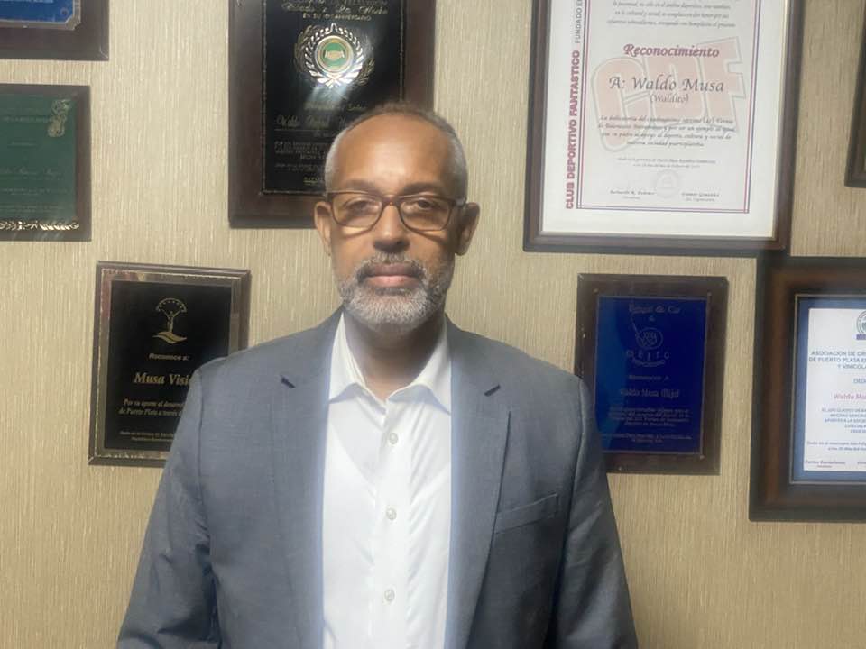 Ex presidente del Concejo Edilicio acusa al alcalde Roque García de haberse quemado por pobre gestión