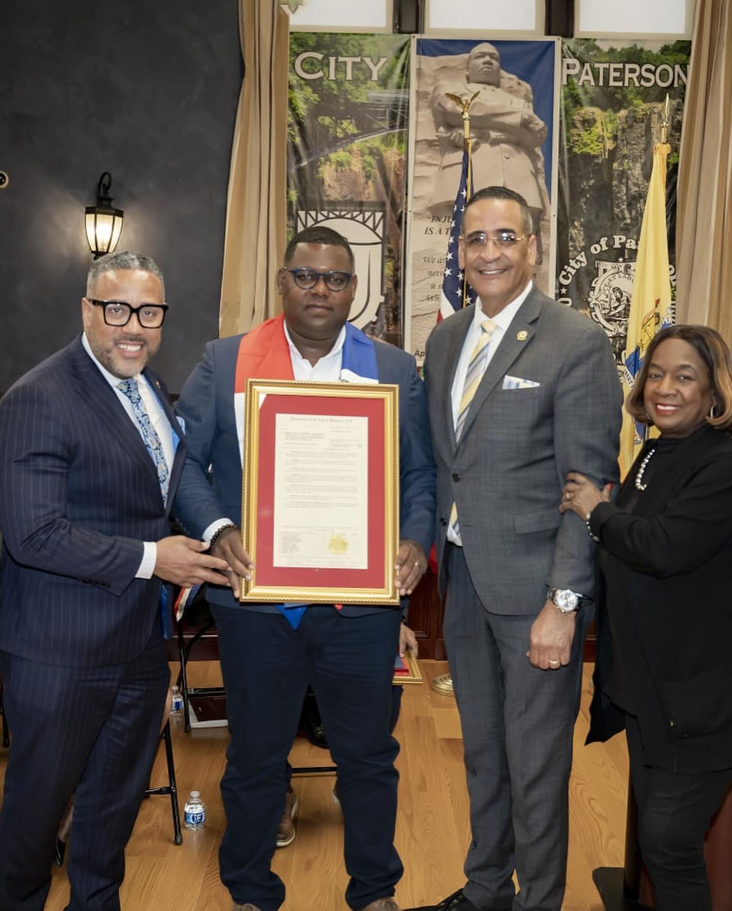 Rigoberto Smith, productor audiovisual, es reconocido en Paterson y por el Congreso de EE.UU. por su trayectoria y aportes al turismo dominicano