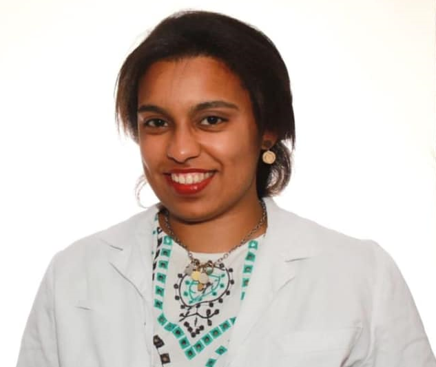 Doctora puertoplateña Ismaela Báez Comprés realiza cursos en universidades para ampliar conocimientos sobre podiatría y áreas afines