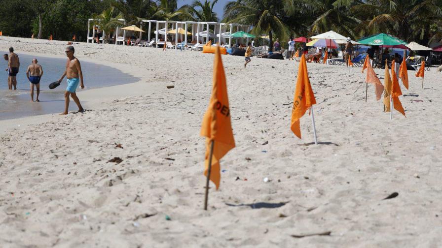 El Gobierno prohíbe fiestas masivas en playas y balnearios públicos y privados en Semana Santa