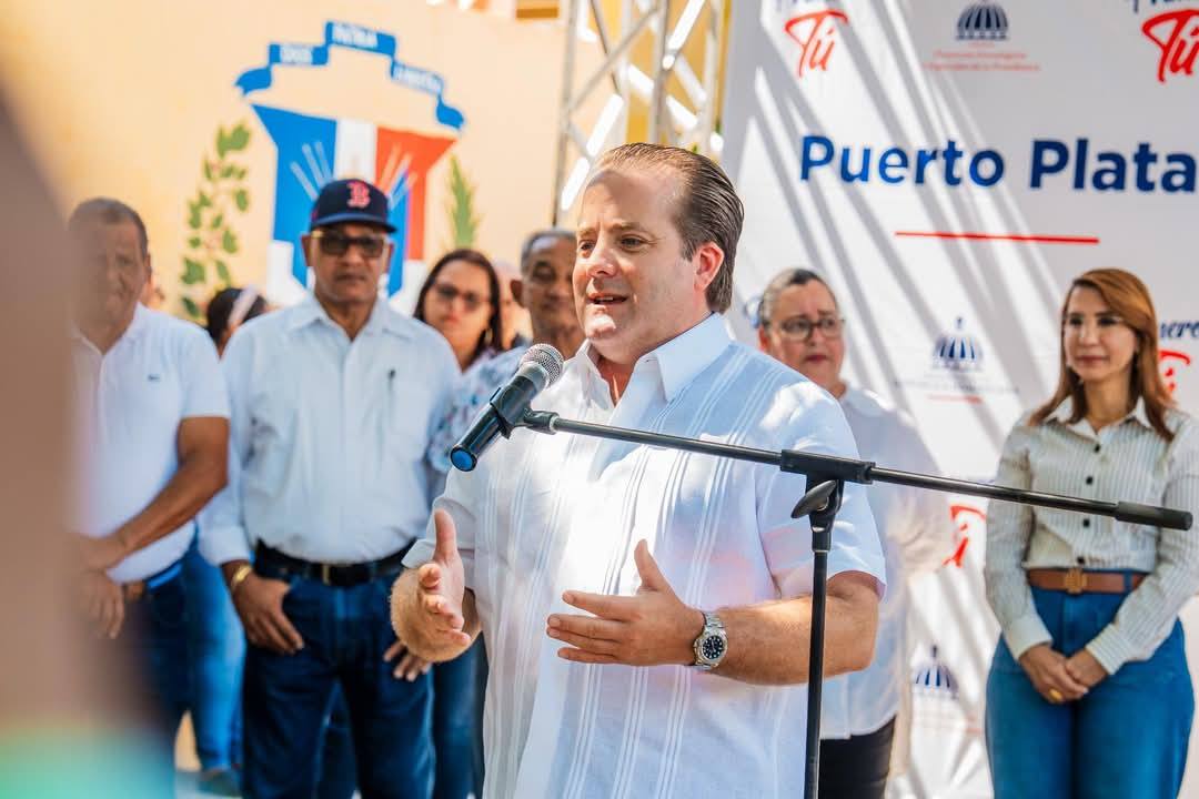 Paliza encabeza Jornada de Inclusión Social en Guananico, Puerto Plata