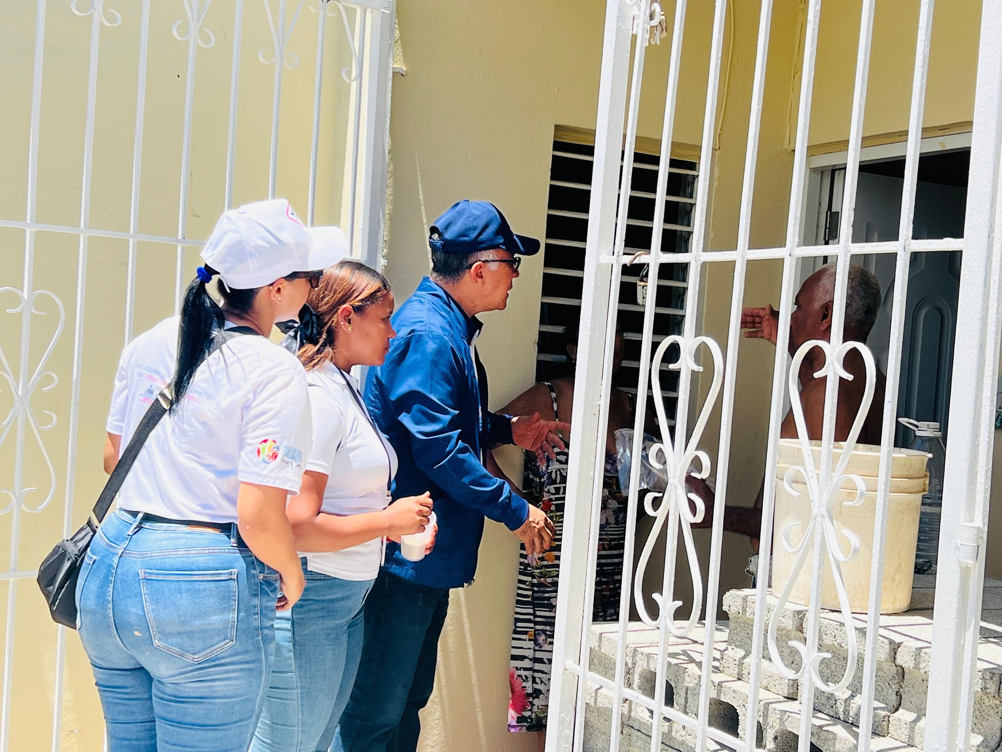 Dirección Provincial de Salud realiza intervención sanitaria en sectores afectados por las lluvias en San Felipe de Puerto Plata