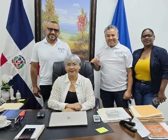 La UASD Puerto Plata y la compañía de Internet Click firman convenio para acceso gratuito a Internet