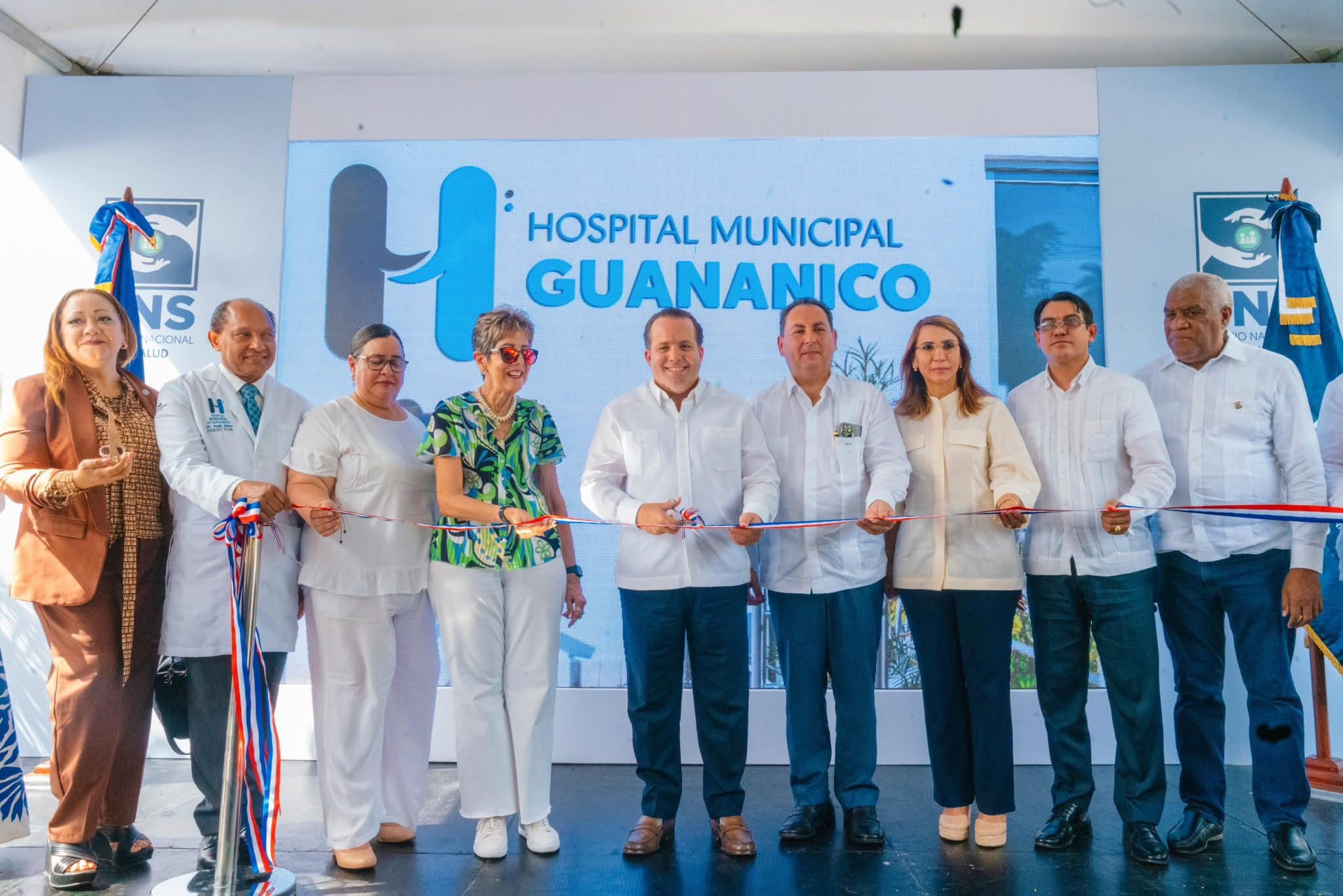 Paliza inaugura remozado Hospital Municipal Guananico, Puerto Plata