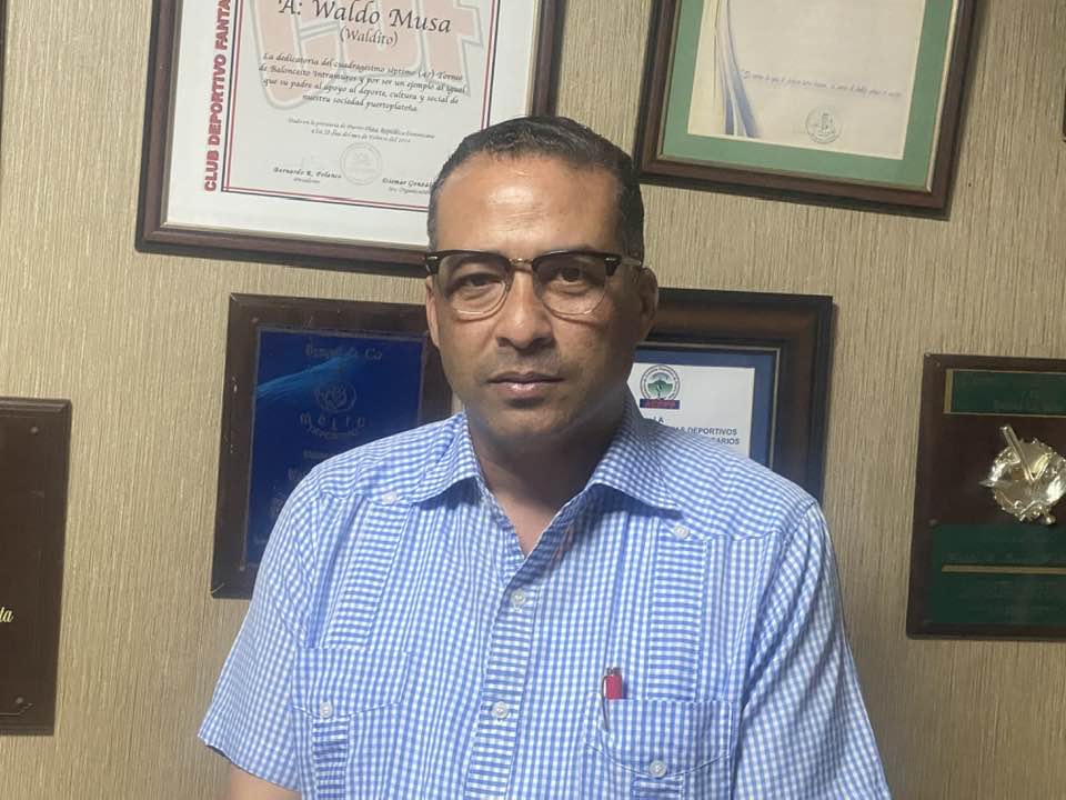 Dirigente de Fuerza del Pueblo, Luís Rosario, denuncia que con los millones que ha tomado prestado el Gobierno se hubieran construido cinco repúblicas, incluyendo un Dubai