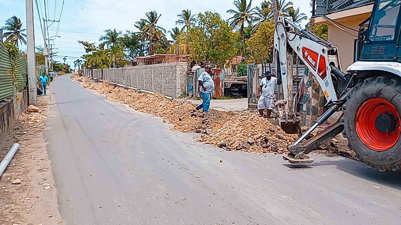 CORAAPPLATA refuerza operaciones junto a los valvuleros de San Felipe