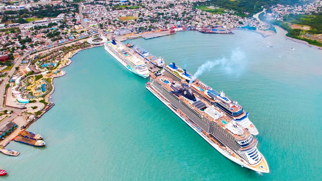 Gremios de taxis turísticos denuncian actitud desafiante, abusiva y discriminatoria de Taíno Bay