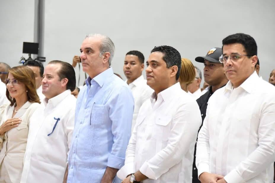 Presidente Abinader entrega dos polideportivos a Puerto Plata